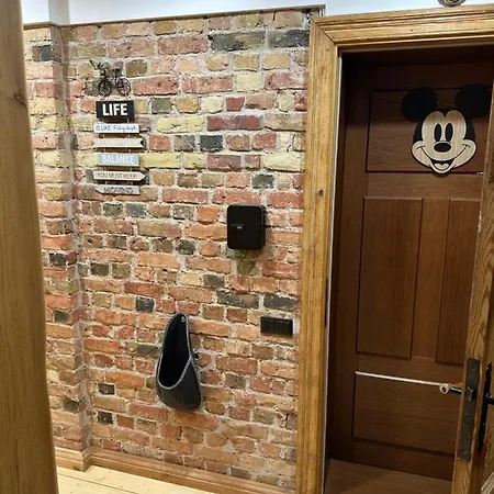 아파트 Wood&brick Is Need